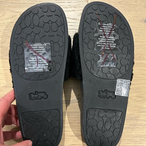 New with box Coach Men’s size 8 Black Sig Pool Slide with Shearling - Picture 3 of 6